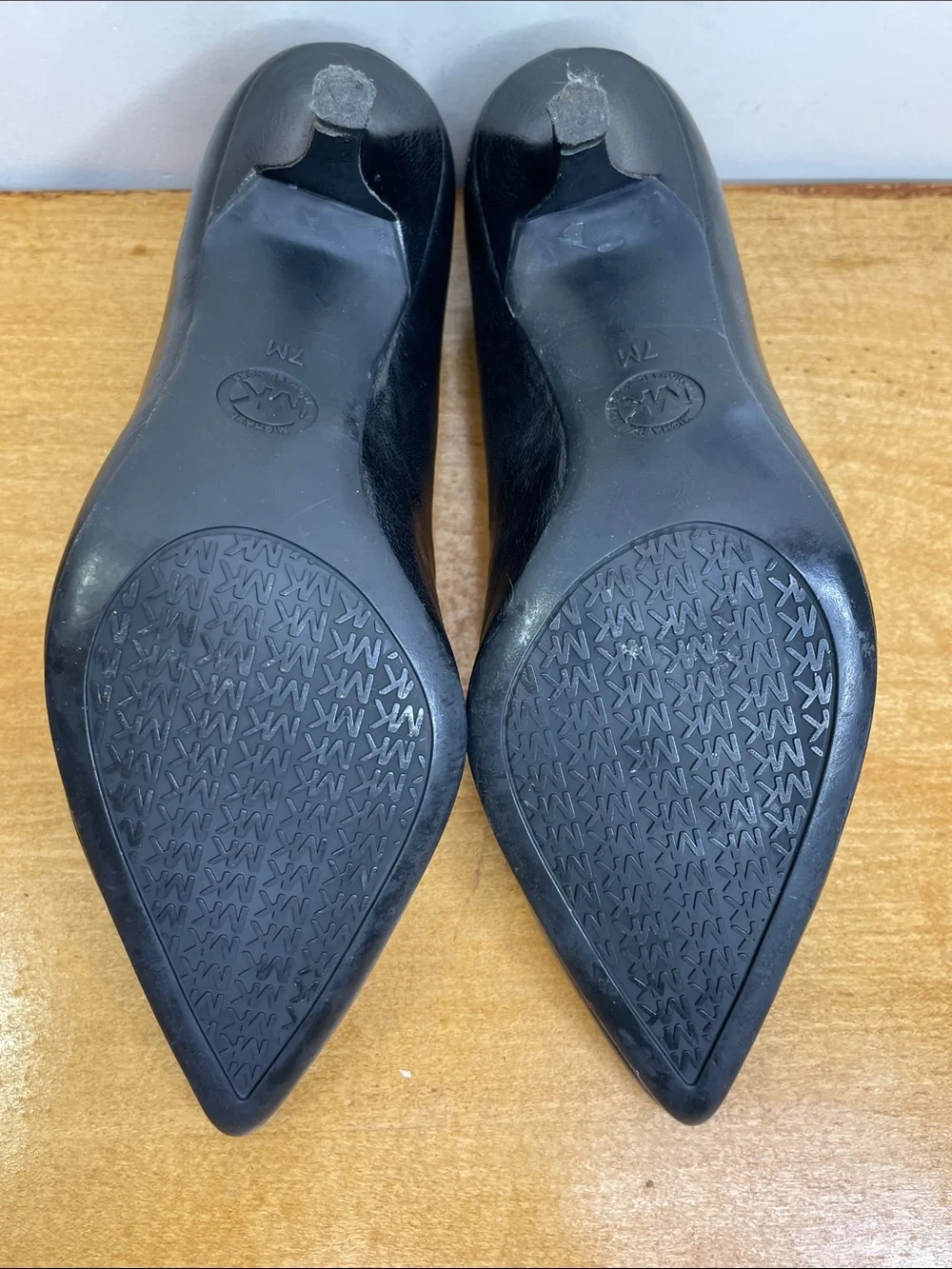MICHAEL Michael Kors classic pointed
